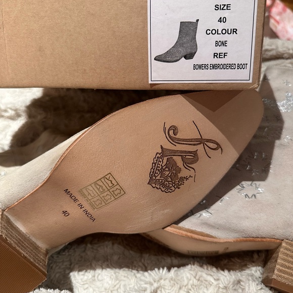 FREE PEOPLE size 10 (40) Tan/Cream Bowers Embroidered Boots NEW $198 - Picture 3 of 16